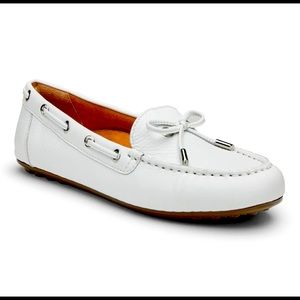 Vionic Virginia Leather Moccasins, size 9.